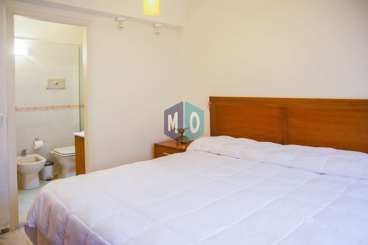 Apartamento ID.372 - Departamento de 3 dormitorio con parrillero en venta , ultimo piso frente al mar, Punta del Este