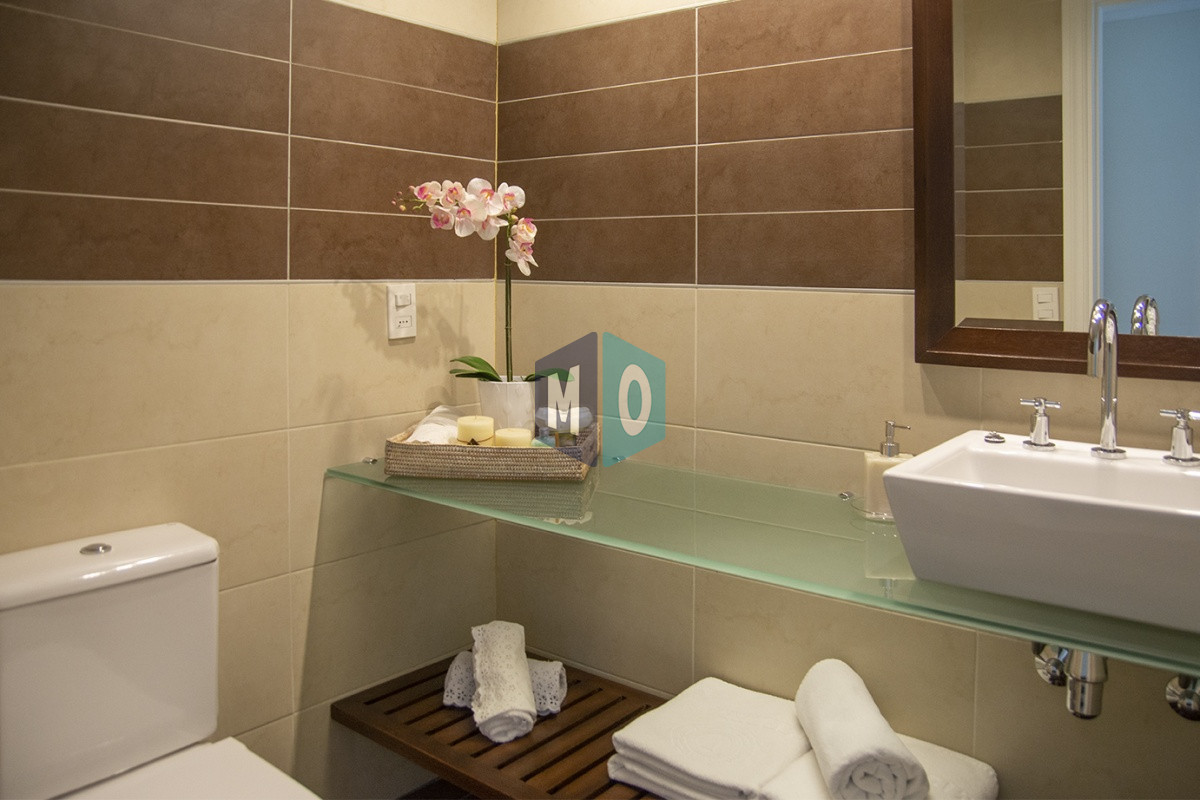 Apartamento ID.619 - Vende apartamento de 3 dormitorios en Torre Imperiale I, Frente al mar, Punta del Este 