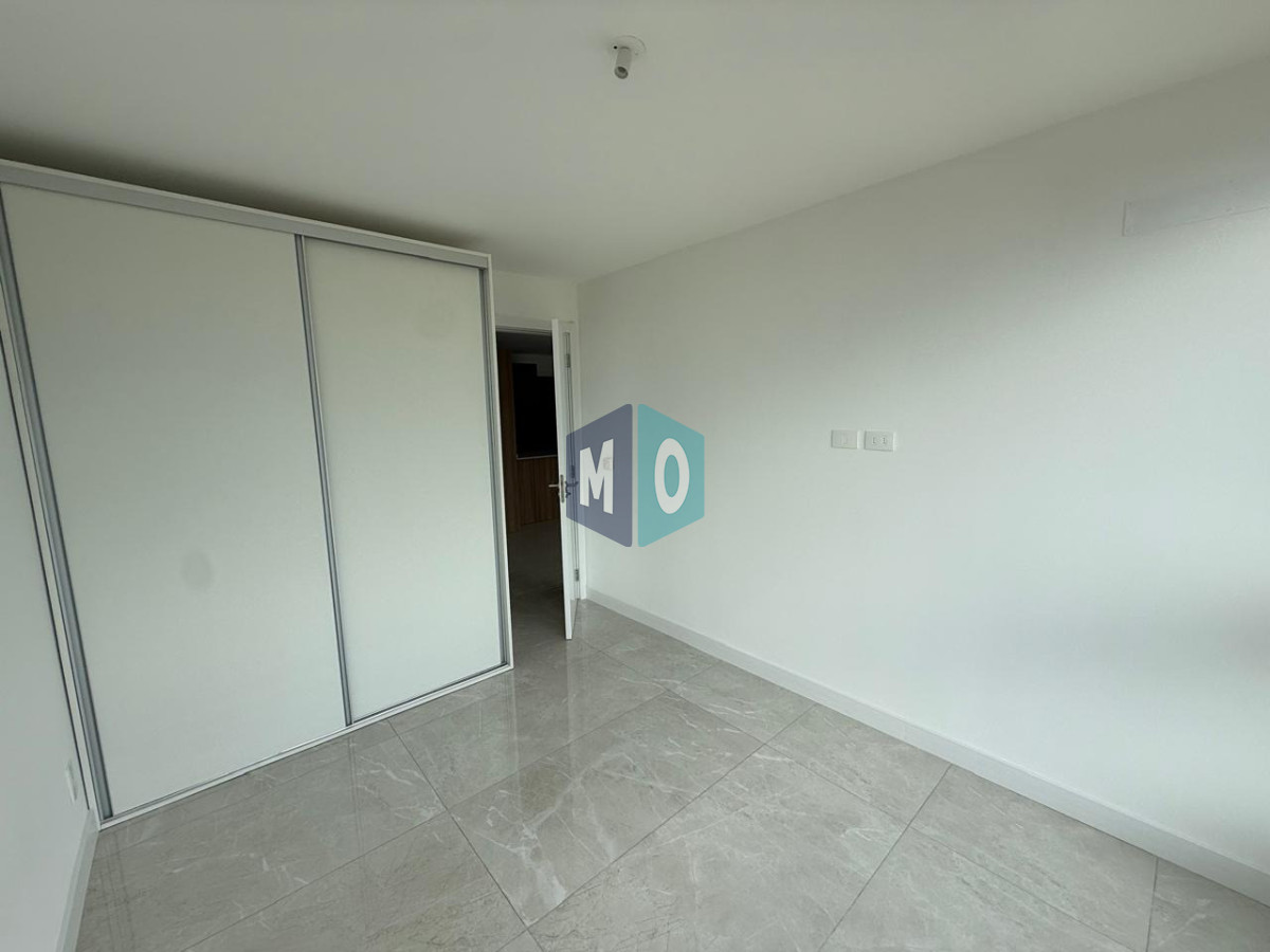 Apartamento ID.1174 - Vende apartamento de 1 dormitorio y medio en Punta del Este 
