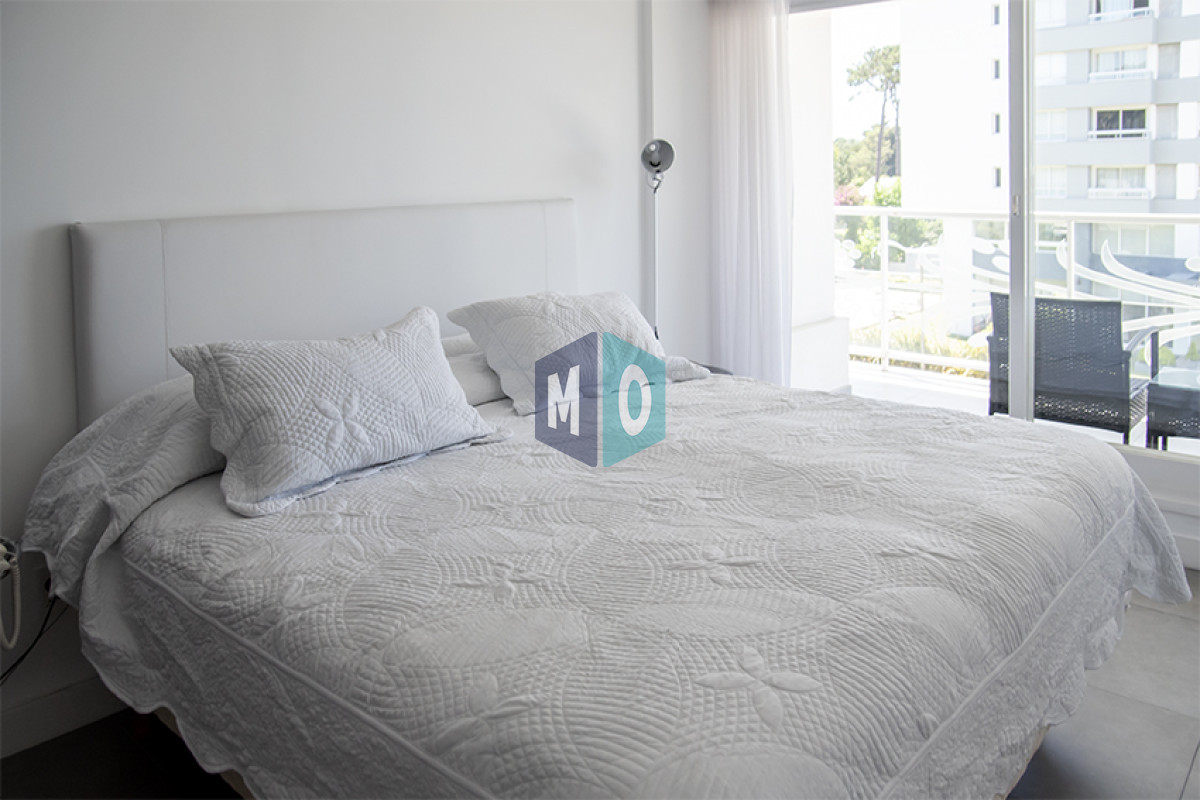 Apartamento ID.1083 - Apartamento en venta de 1 dormitorios a pasos del shopping en Punta del Este.