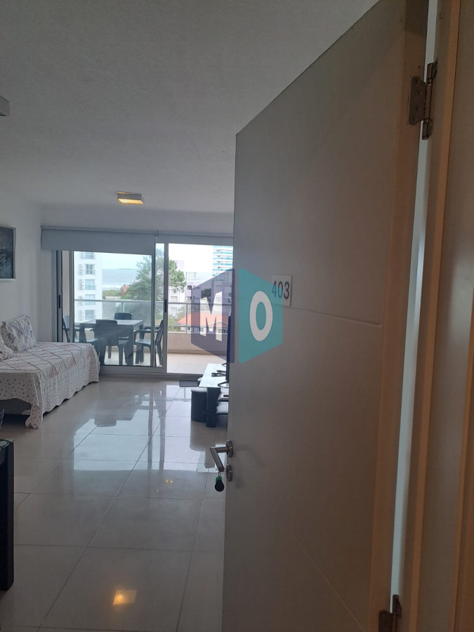 Apartamento ID.1159 - Apartamento en venta de 2 dormitorios en suite en Torre Moon,  Punta del Este