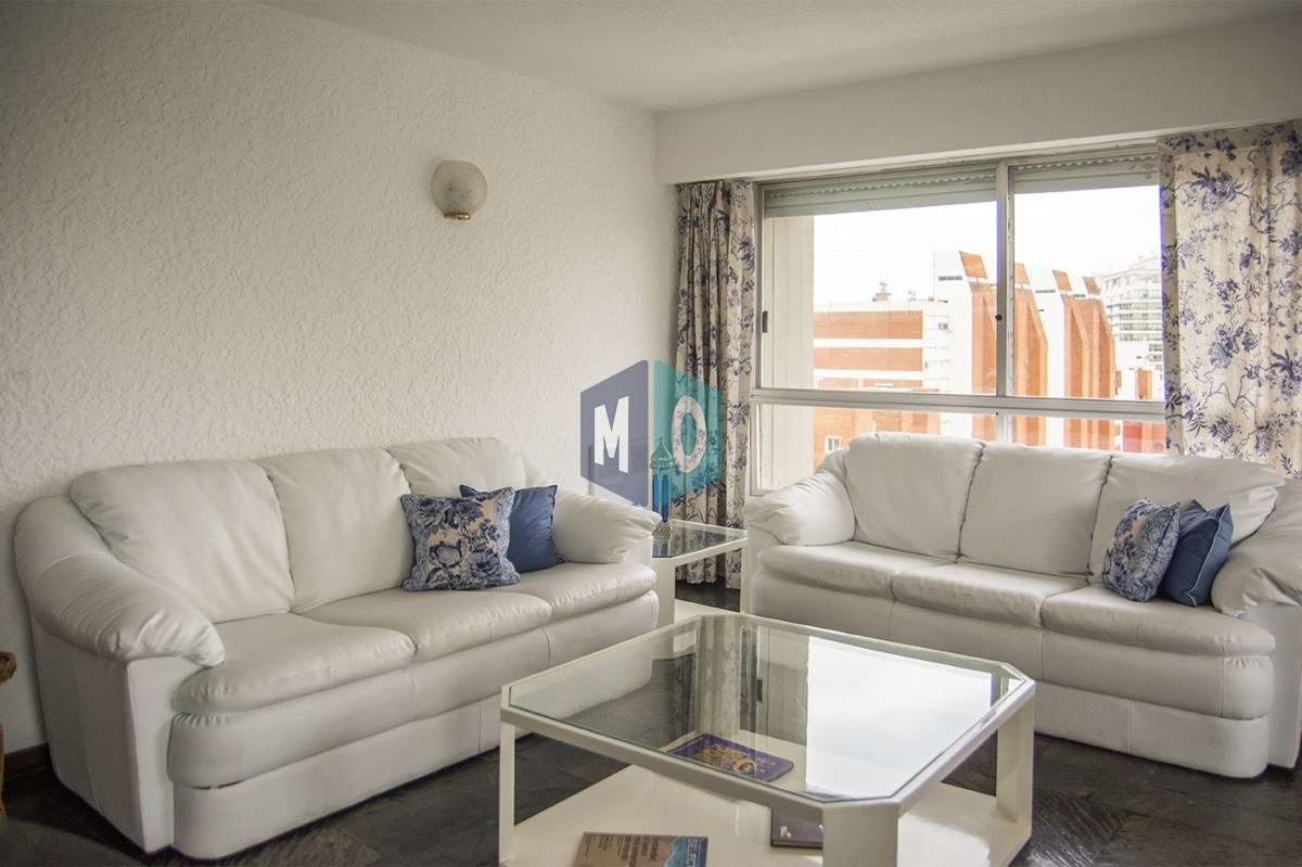Apartamento ID.948 - Apartamento en Venta de 3 dormitorios en parada 2 de playa brava, cerca de servicios en Punta del Este 