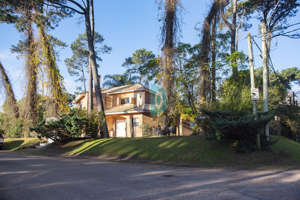 Casa ID.836 - Casa en Venta de 4 dormitorios en San Rafael , Punta del este 