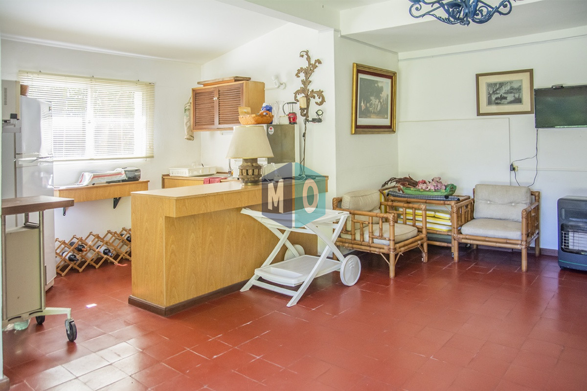 Casa ID.822 - VENDE CASA DE 3 DORMITORIOS EN PLAYA MANSA, CON AMPLIO TERRENO EN PUNTA DEL ESTE