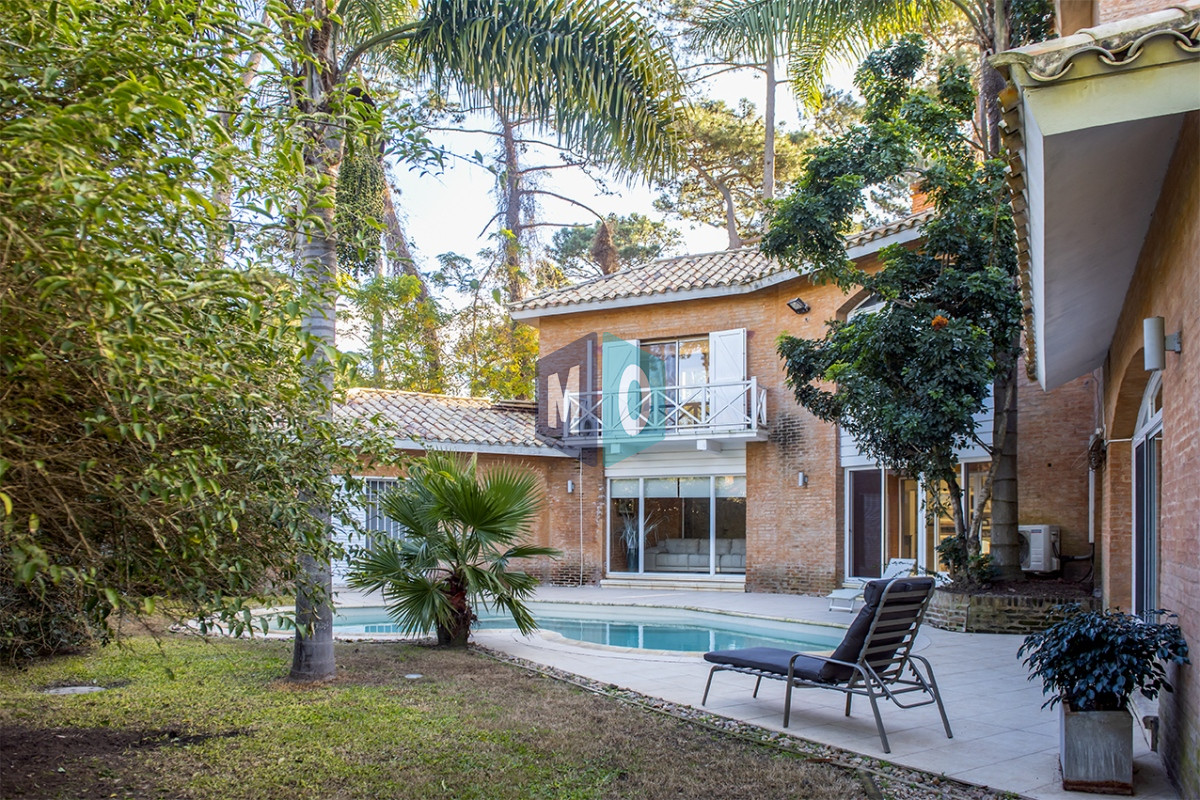Casa ID.836 - Casa en Venta de 4 dormitorios en San Rafael , Punta del este 