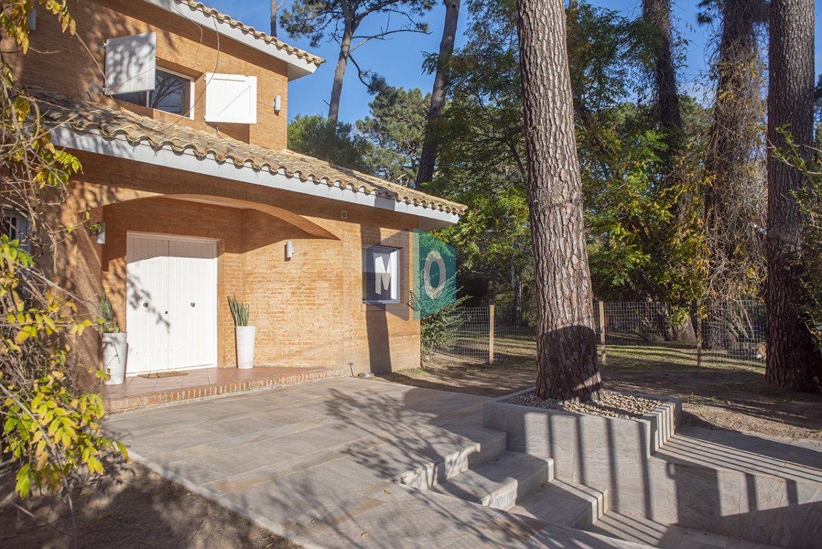 Casa ID.836 - Casa en Venta de 4 dormitorios en San Rafael , Punta del este 