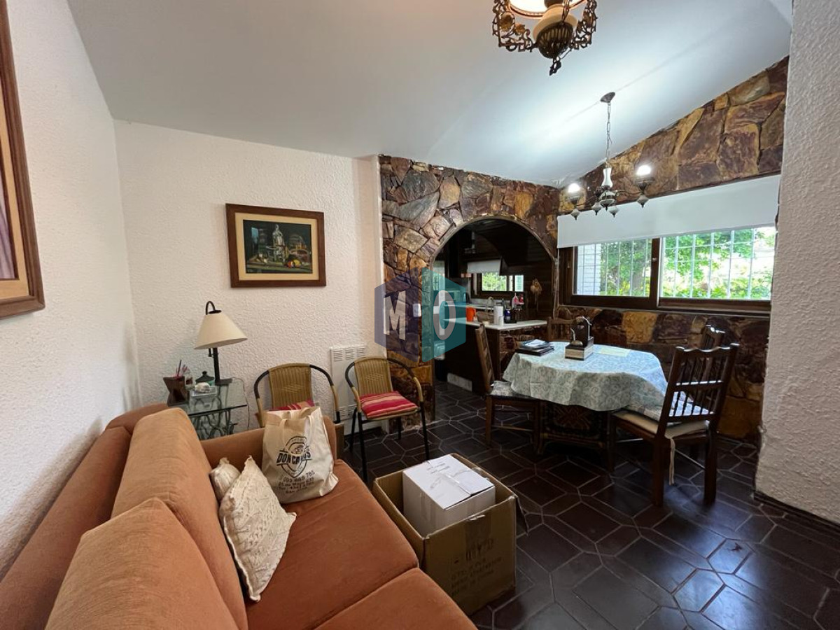 Casa ID.824 - Gran casa estilo tradicional de 4 dormitorios en venta en Playa Mansa
