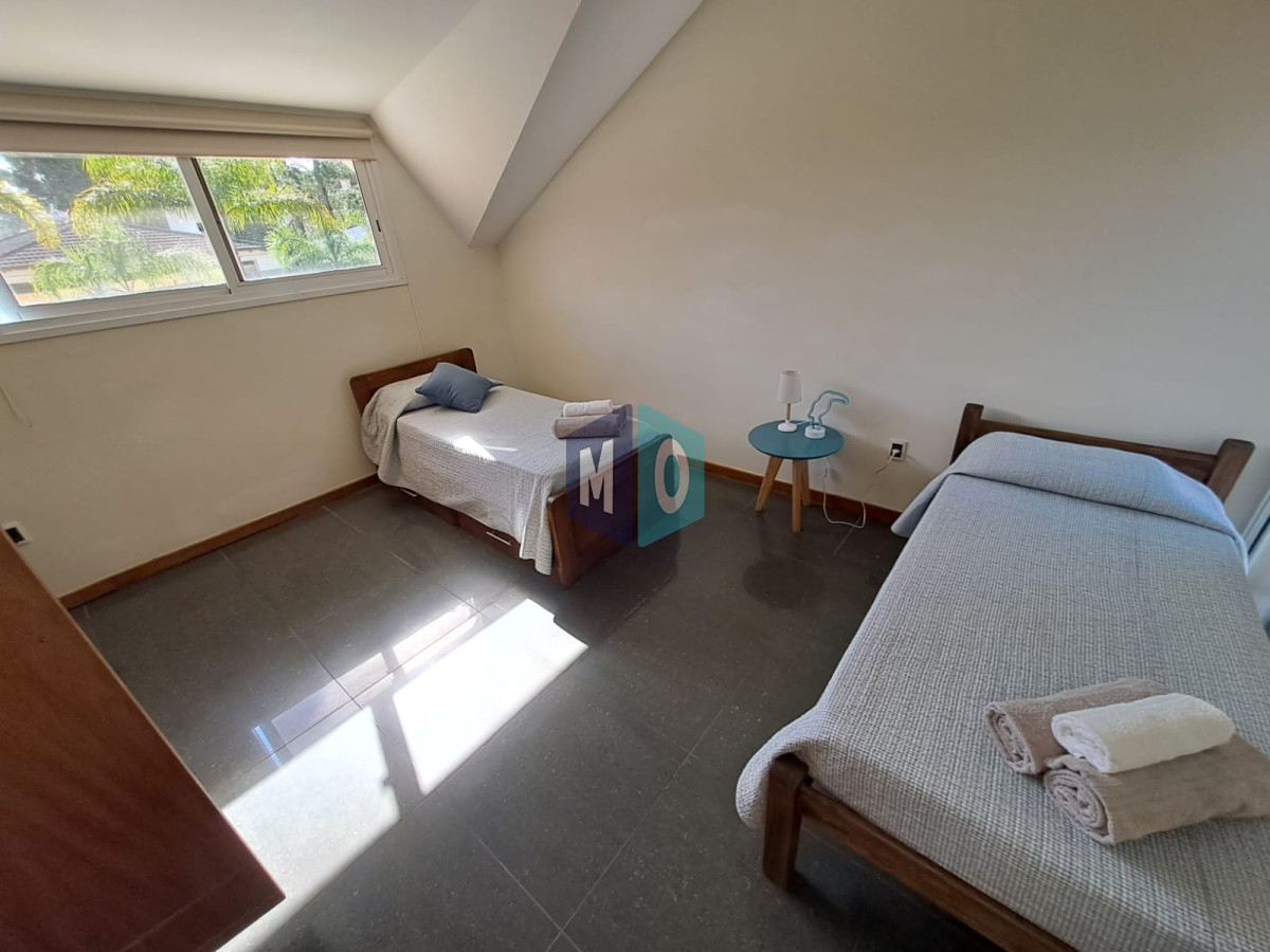 Casa ID.933 - Espaciosa Casa en Barrio Privado de 6 dorm y piscina en Punta del Este