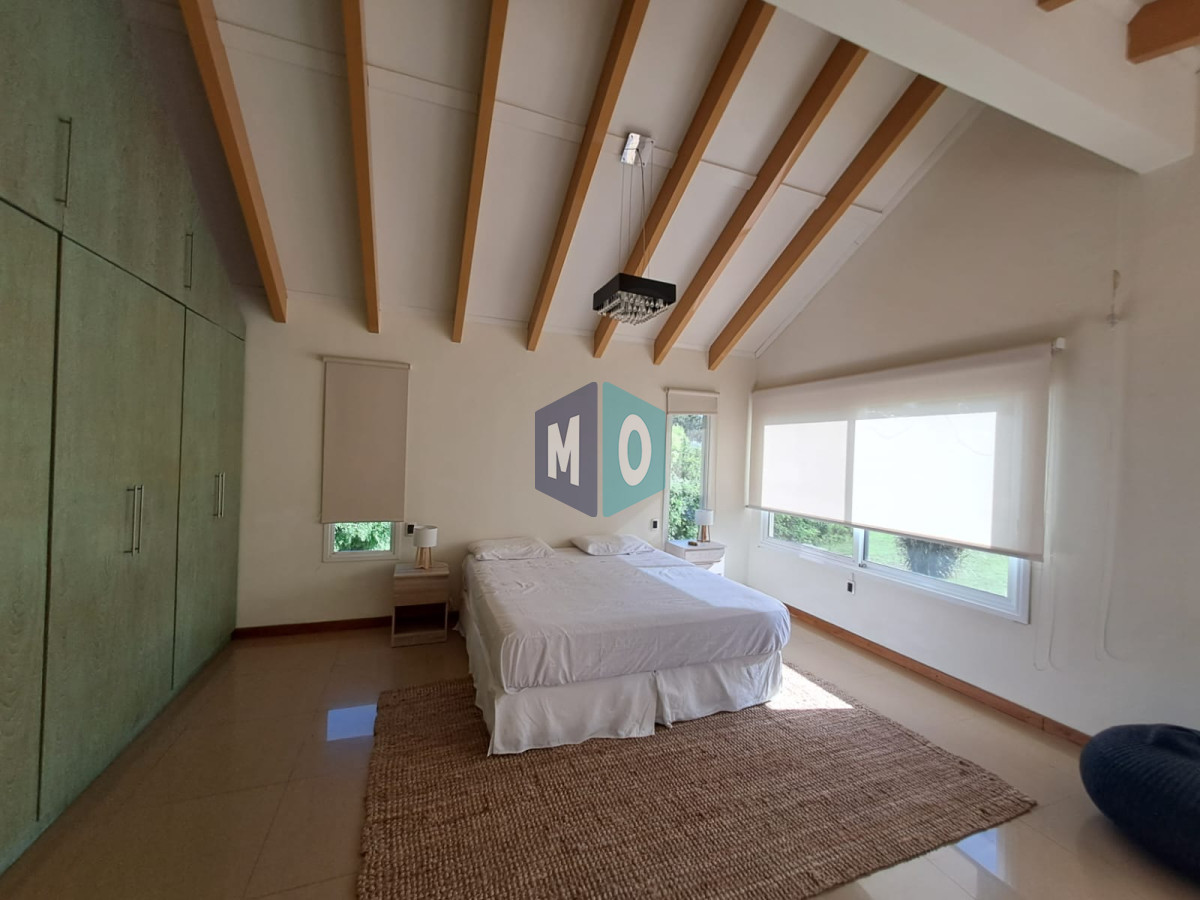Casa ID.933 - Espaciosa Casa en Barrio Privado de 6 dorm y piscina en Punta del Este