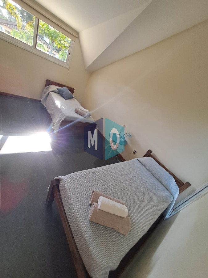 Casa ID.933 - Espaciosa Casa en Barrio Privado de 6 dorm y piscina en Punta del Este
