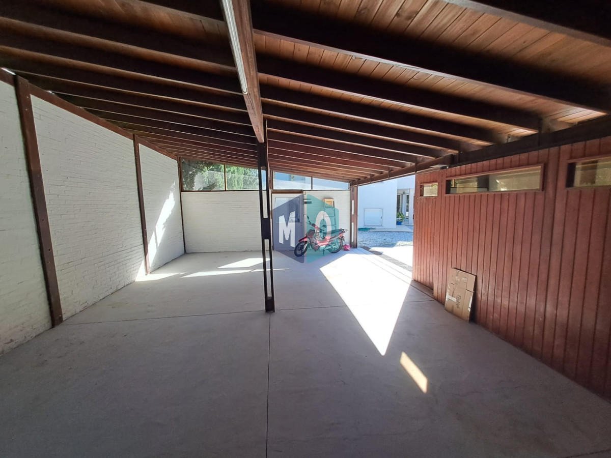 Casa ID.933 - Espaciosa Casa en Barrio Privado de 6 dorm y piscina en Punta del Este