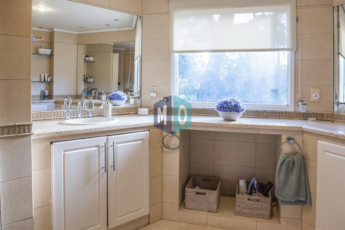 Casa ID.836 - Casa en Venta de 4 dormitorios en San Rafael , Punta del este 