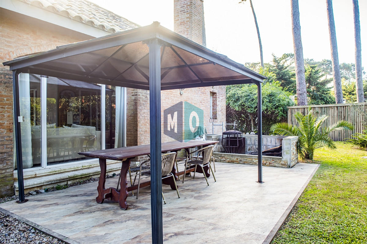 Casa ID.836 - Casa en Venta de 4 dormitorios en San Rafael , Punta del este 