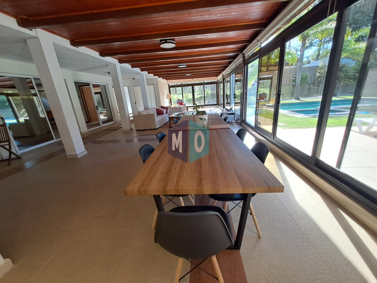 Casa ID.933 - Espaciosa Casa en Barrio Privado de 6 dorm y piscina en Punta del Este