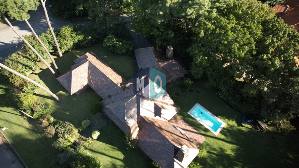 Casa ID.947 - Hermosa mansión en Golf de 6 dormitorios , Punta del Este