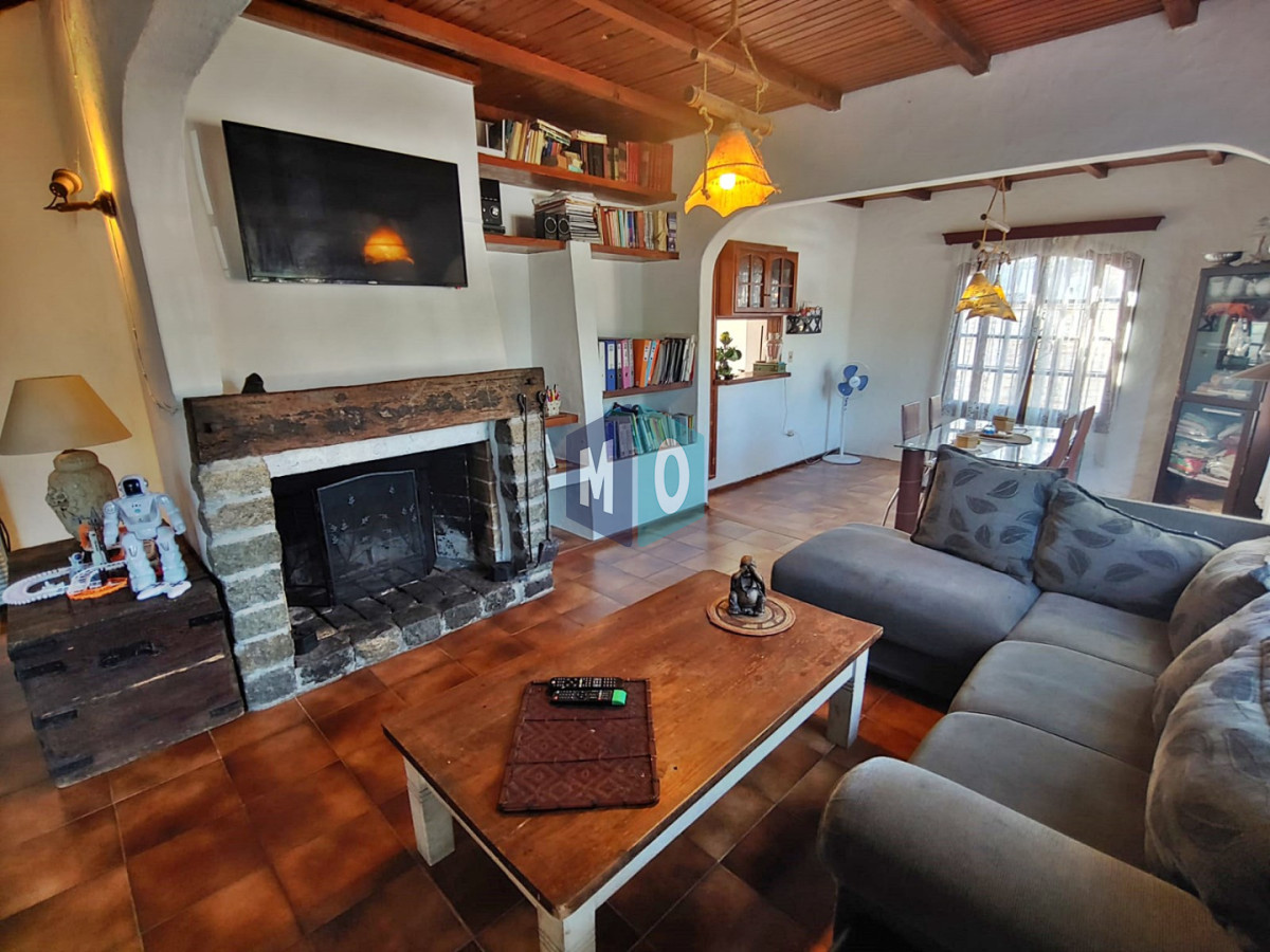 Casa ID.1165 - En venta casa de 4 dormitorios con piscina y parrillero en Las Delicias, Maldonado