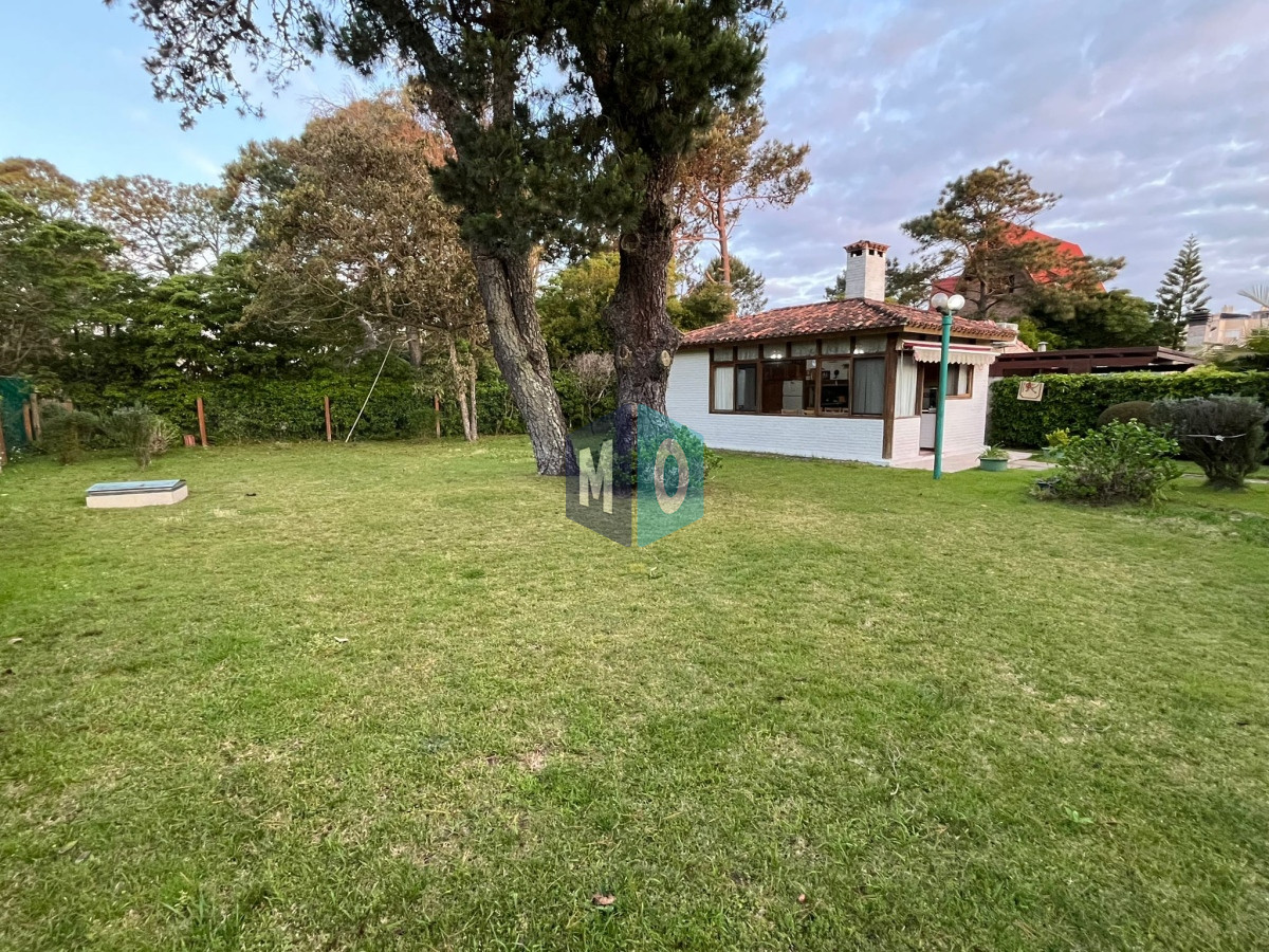 Casa ID.862 - Vende casa de 3 dormitorios en Pinares, Punta del Este 