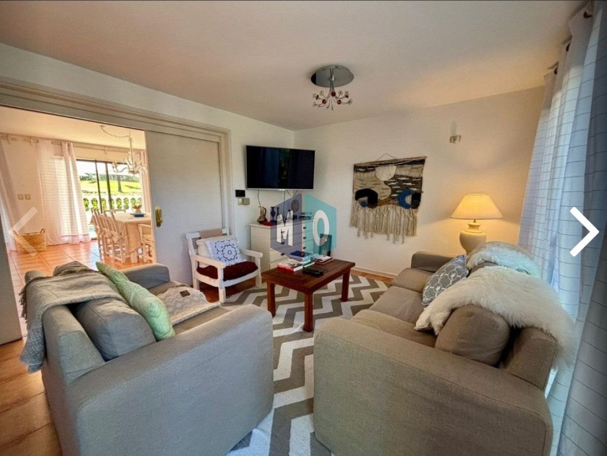 Casa ID.1162 - Vende casa de 4 dormitorios en Golf, Punta del Este con piscina