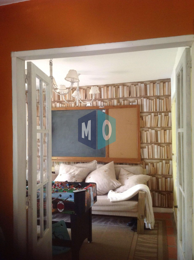 Casa ID.1166 - Chalet de 4 dormitorios, piscina y parrillero en venta, Zona tranquila. Punta del Este.