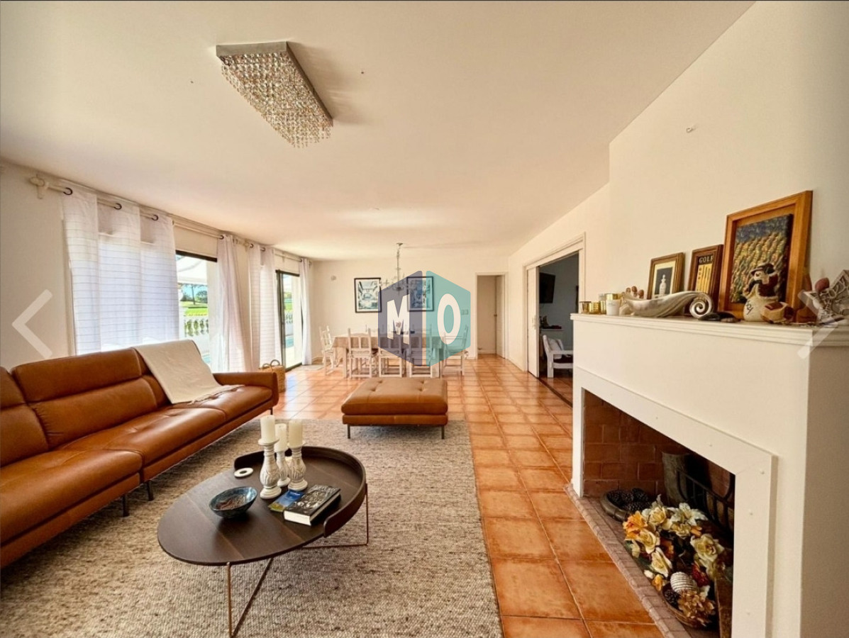 Casa ID.1162 - Vende casa de 4 dormitorios en Golf, Punta del Este con piscina