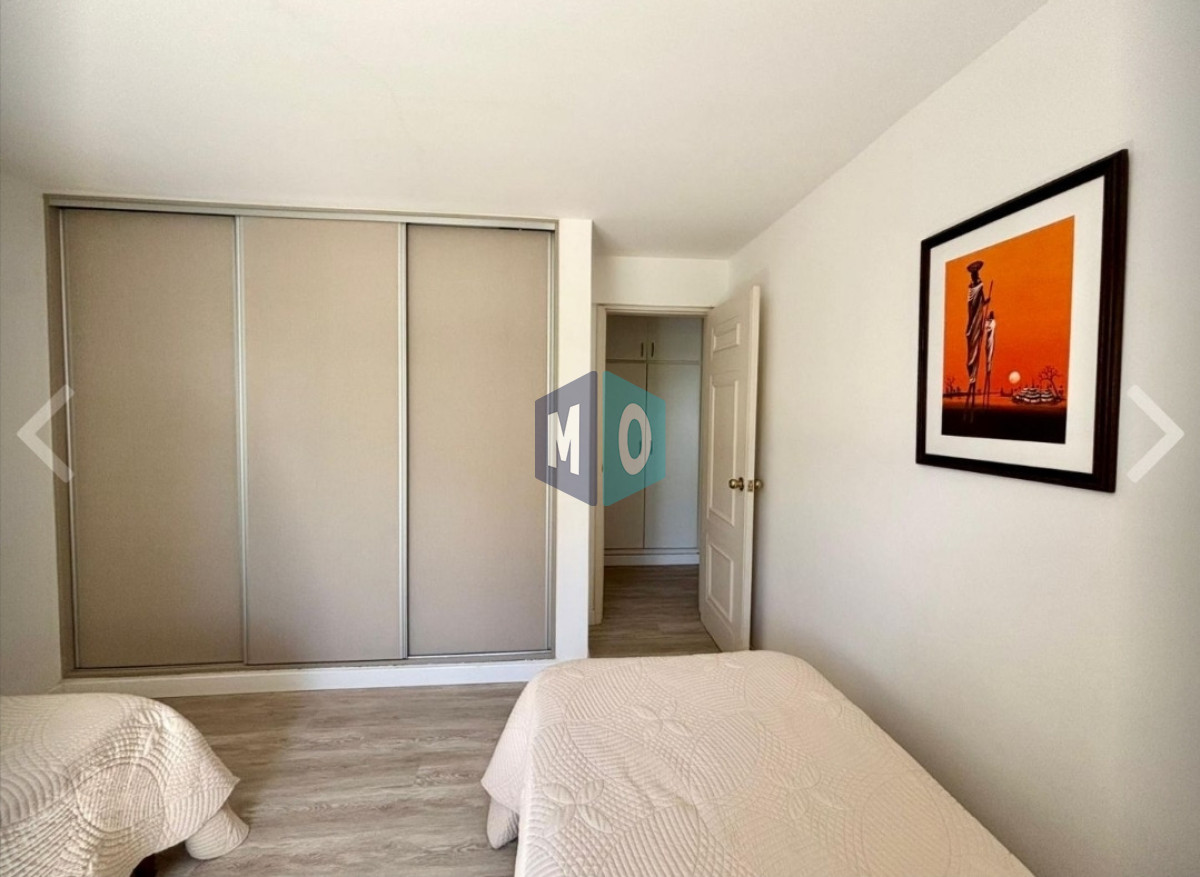 Casa ID.1162 - Vende casa de 4 dormitorios en Golf, Punta del Este con piscina