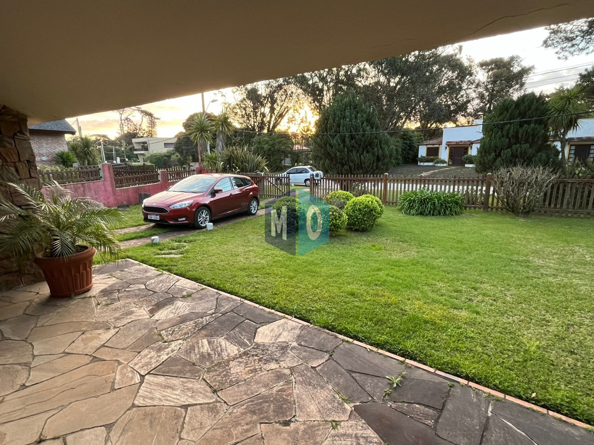 Casa ID.862 - Vende casa de 3 dormitorios en Pinares, Punta del Este 