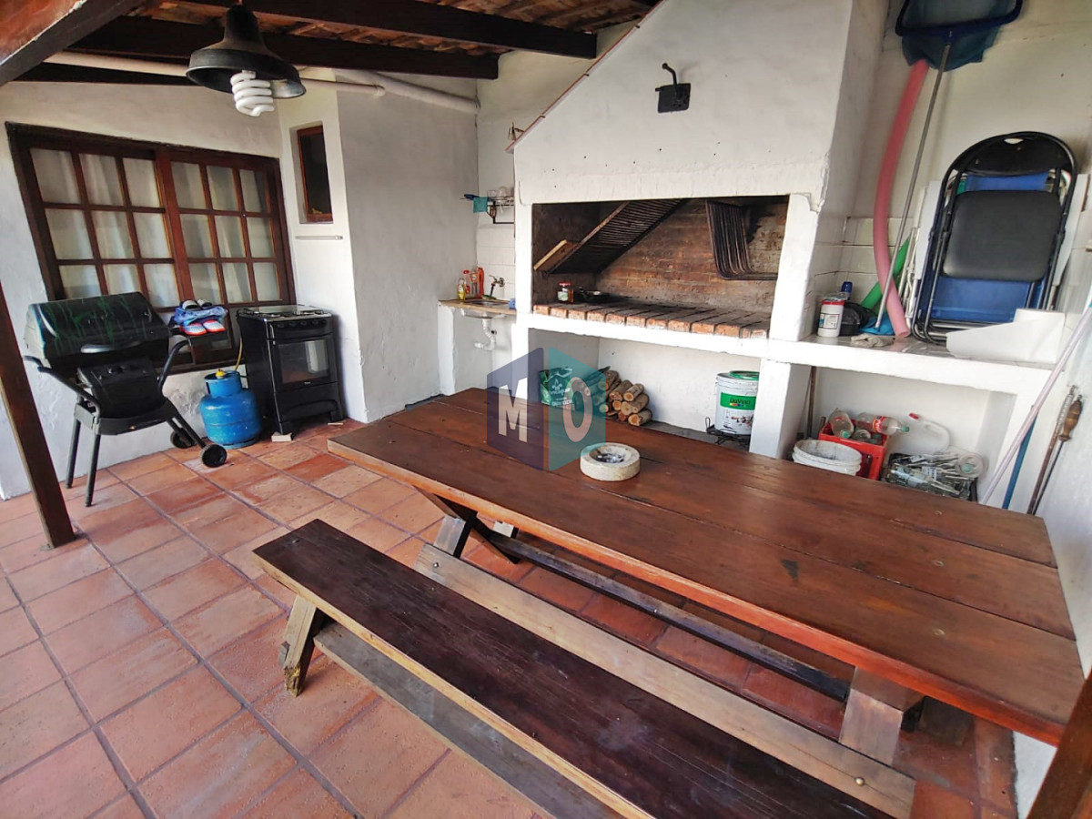 Casa ID.1165 - En venta casa de 4 dormitorios con piscina y parrillero en Las Delicias, Maldonado