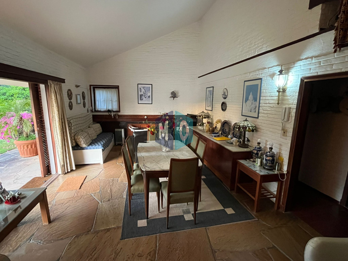 Casa ID.862 - Vende casa de 3 dormitorios en Pinares, Punta del Este 