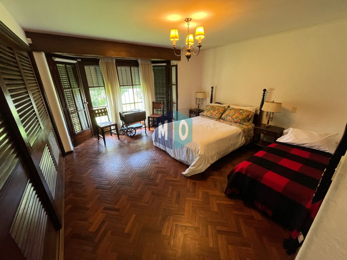 Casa ID.947 - Hermosa mansión en Golf de 6 dormitorios , Punta del Este