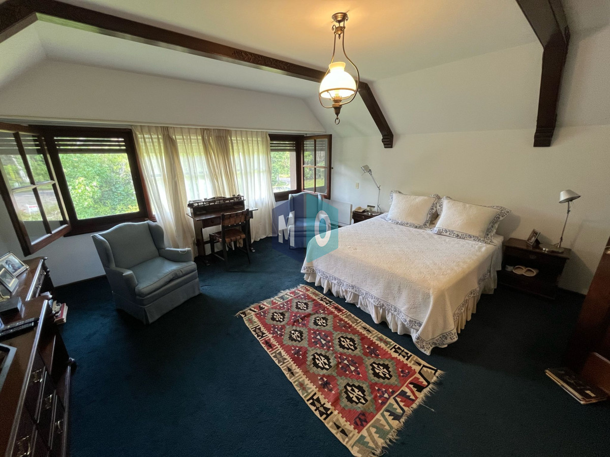 Casa ID.947 - Hermosa mansión en Golf de 6 dormitorios , Punta del Este