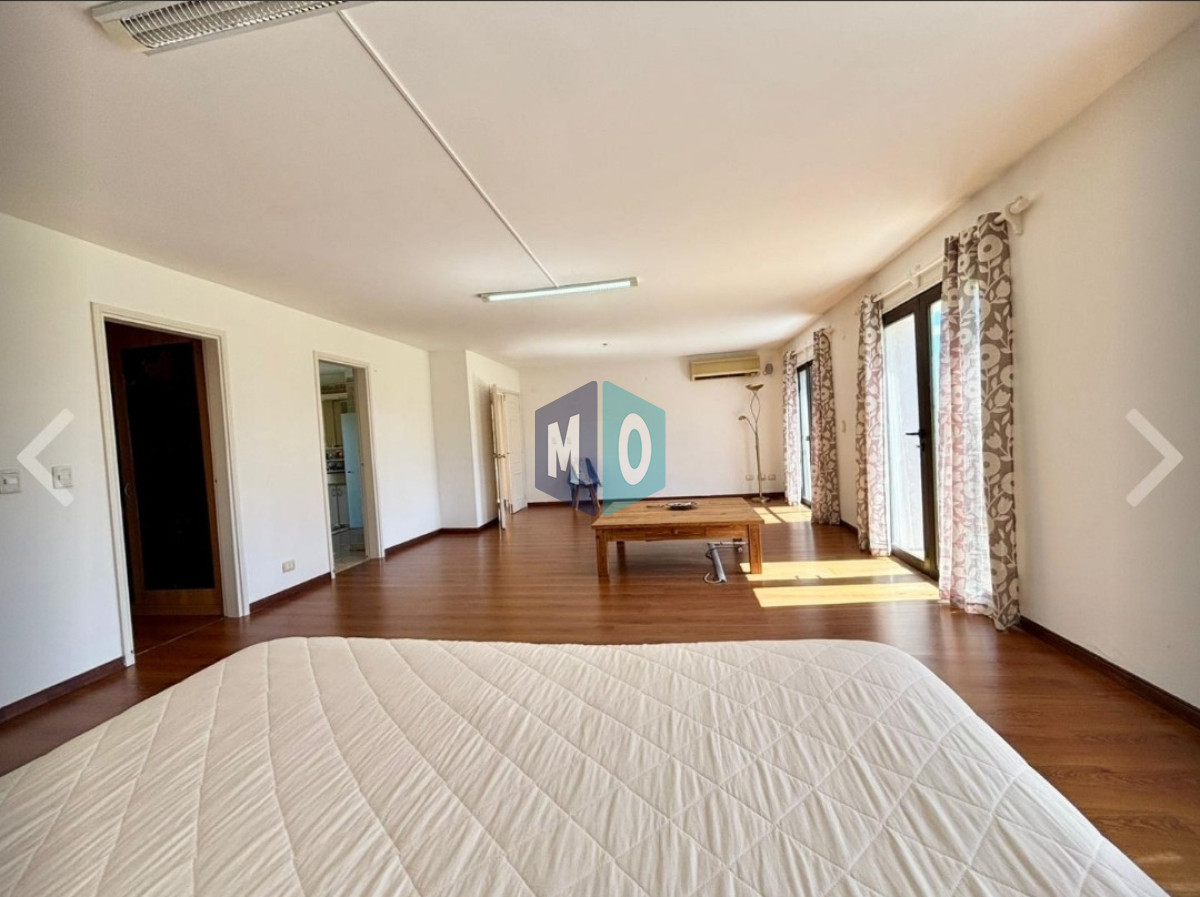 Casa ID.1162 - Vende casa de 4 dormitorios en Golf, Punta del Este con piscina