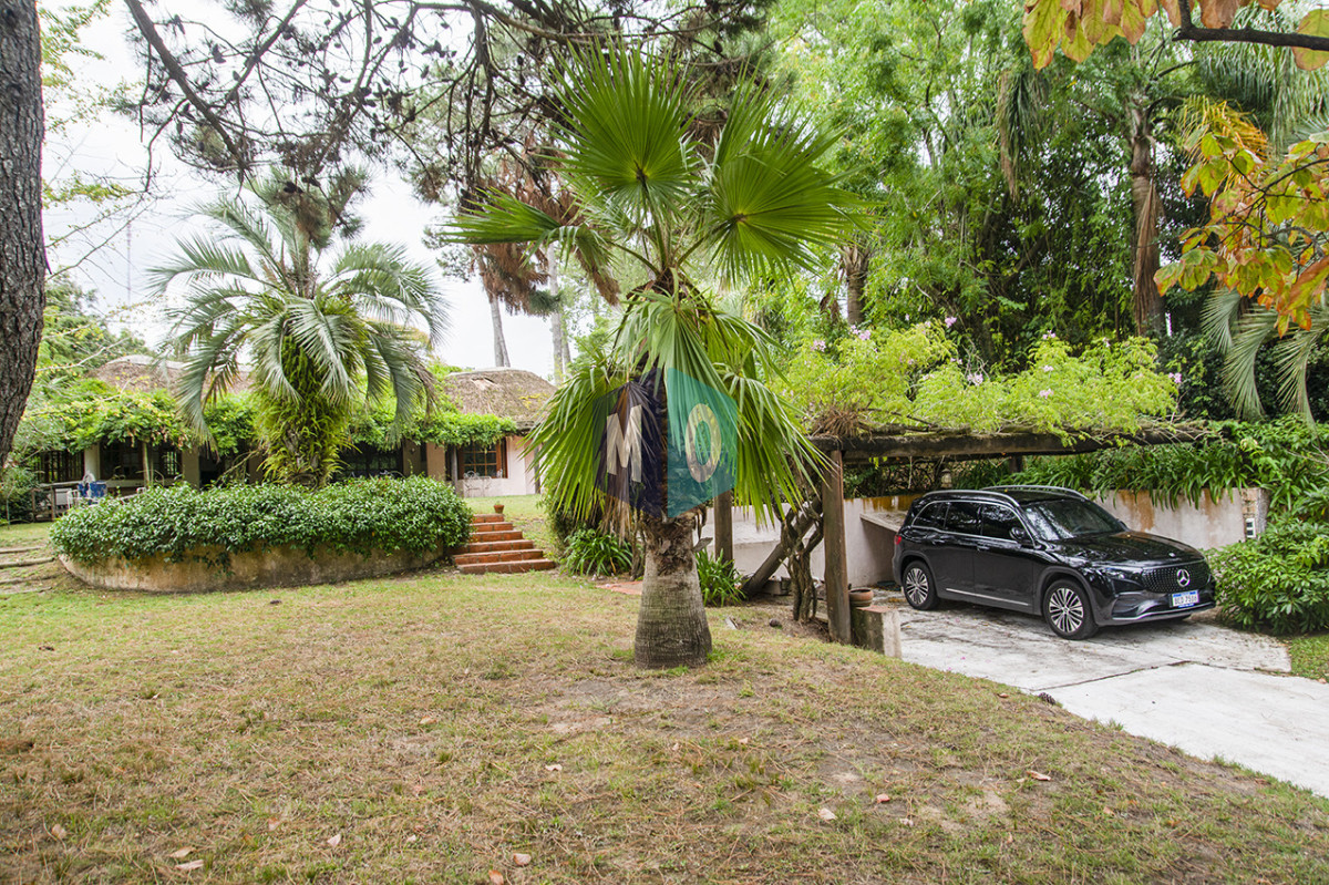 Casa ID.1167 - En venta casa de 1 dormitorio con dependencia en Cantegril