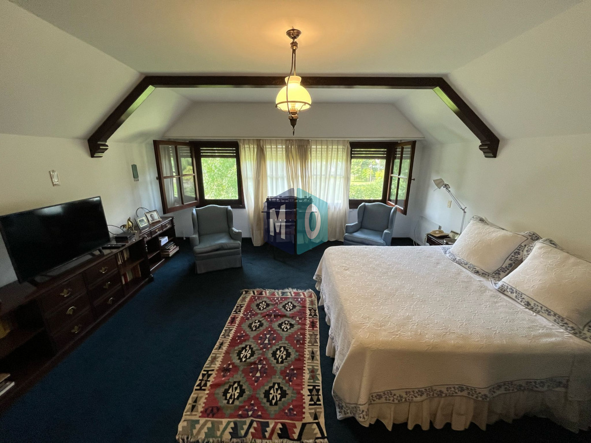 Casa ID.947 - Hermosa mansión en Golf de 6 dormitorios , Punta del Este