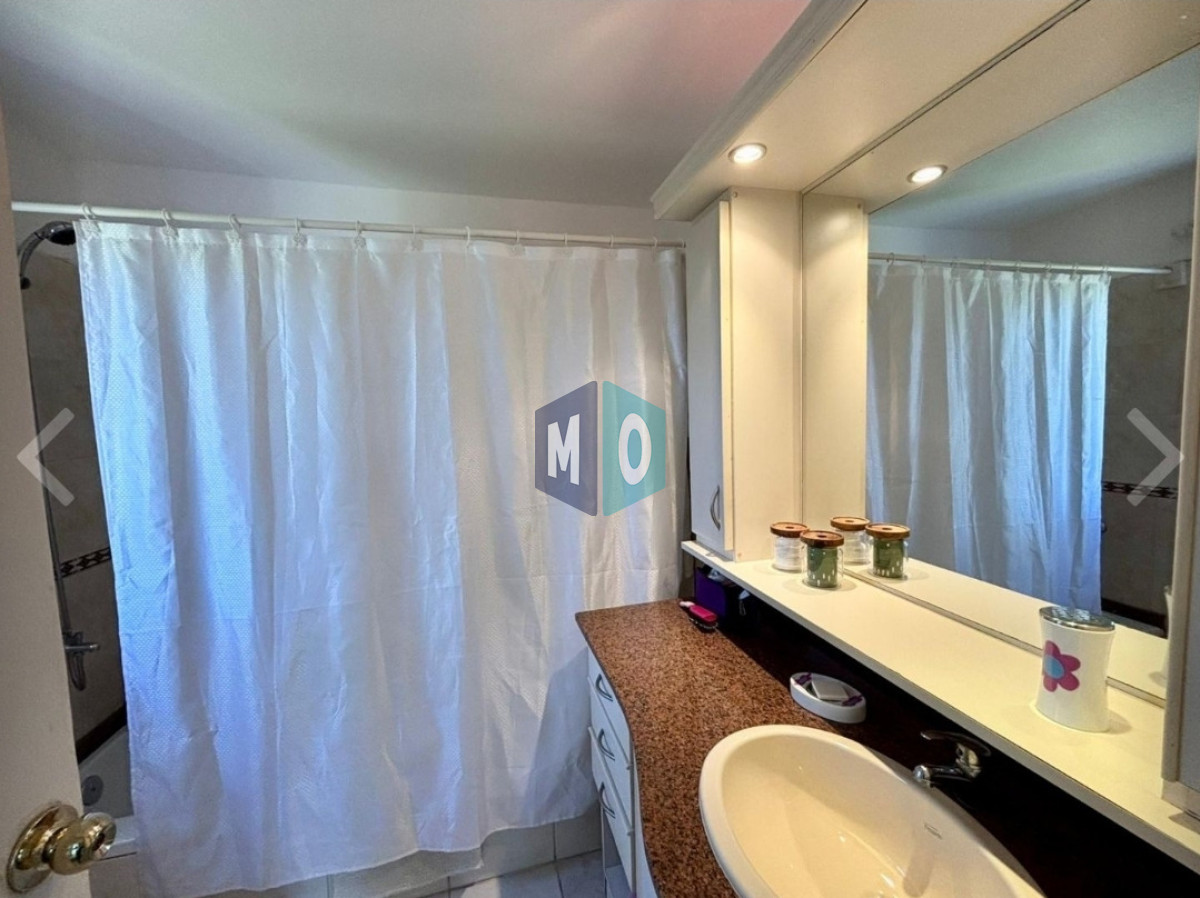 Casa ID.1162 - Vende casa de 4 dormitorios en Golf, Punta del Este con piscina