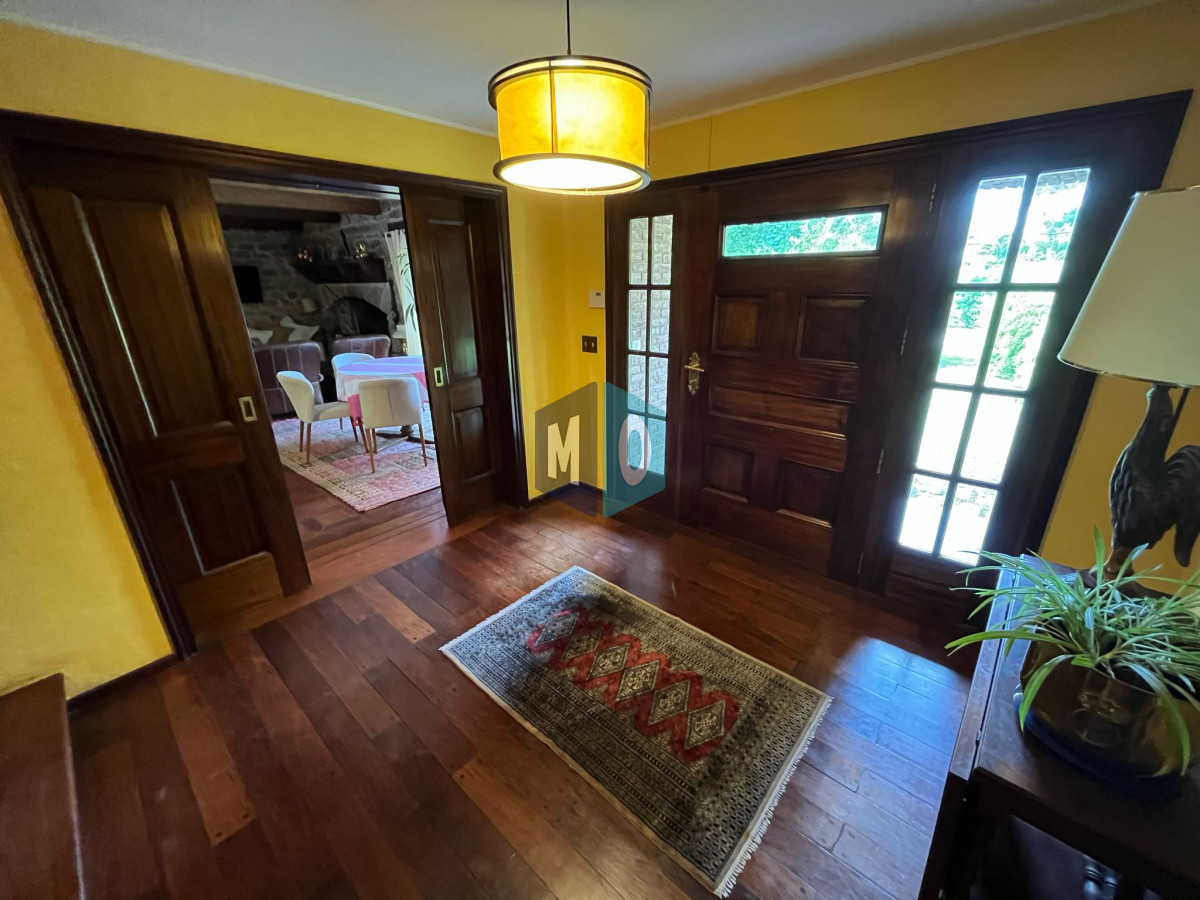 Casa ID.947 - Hermosa mansión en Golf de 6 dormitorios , Punta del Este