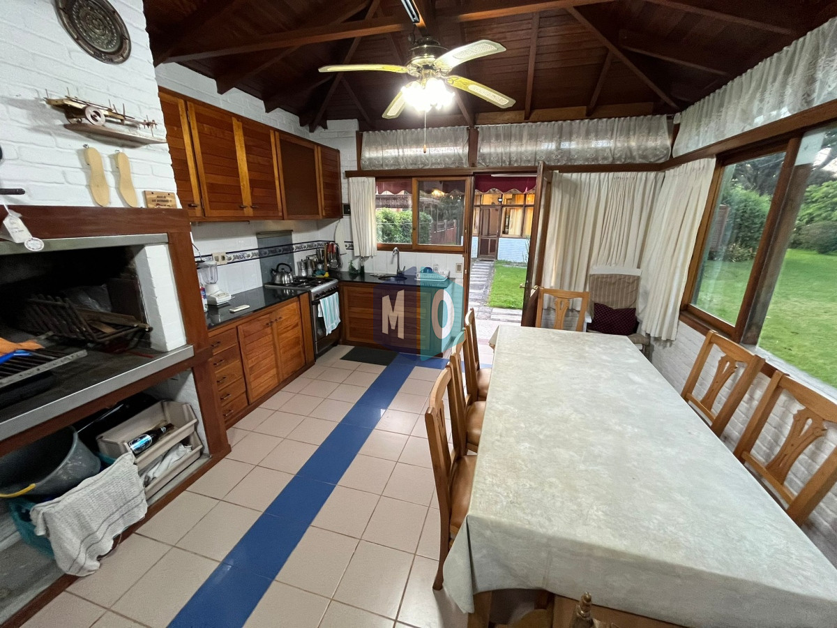 Casa ID.862 - Vende casa de 3 dormitorios en Pinares, Punta del Este 
