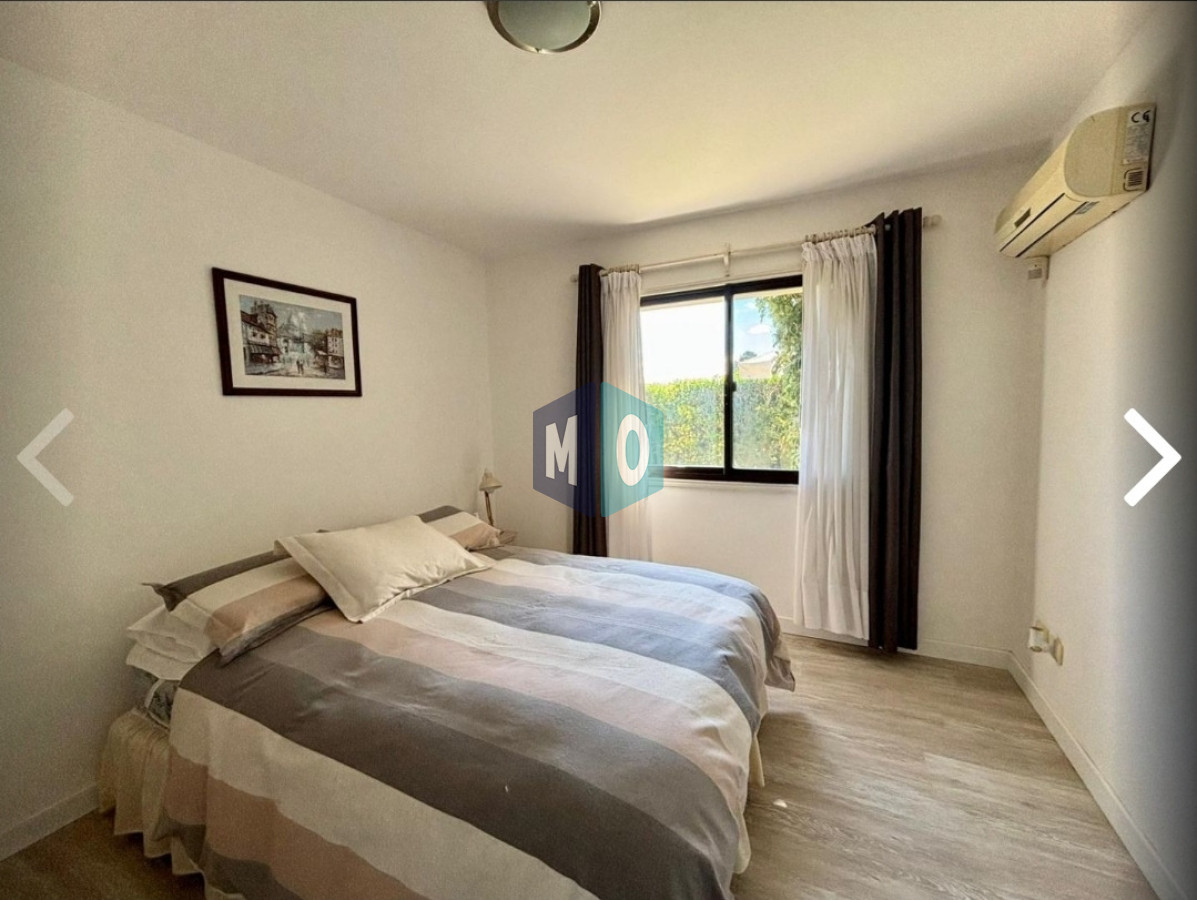 Casa ID.1162 - Vende casa de 4 dormitorios en Golf, Punta del Este con piscina