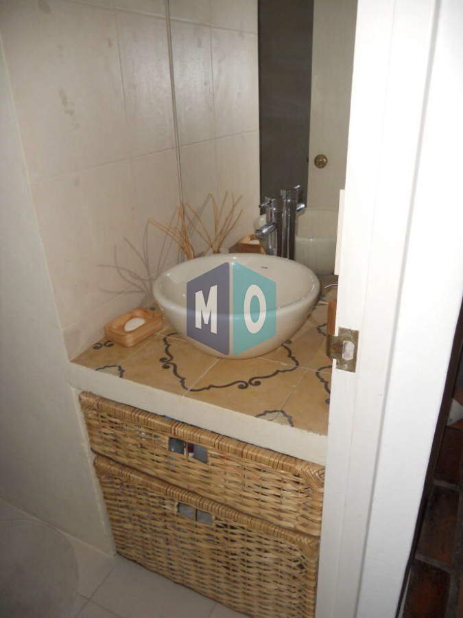 Casa ID.1166 - Chalet de 4 dormitorios, piscina y parrillero en venta, Zona tranquila. Punta del Este.