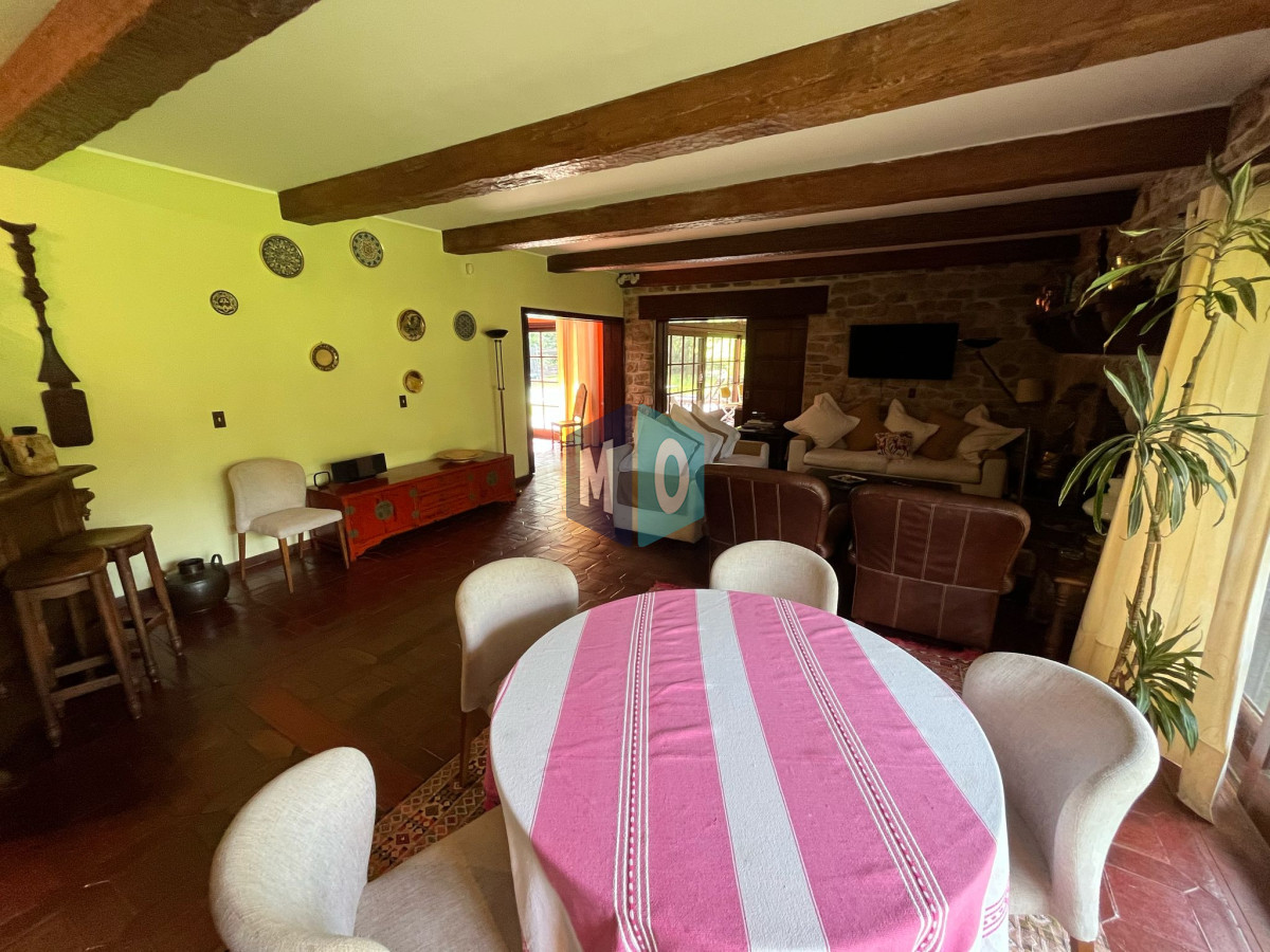 Casa ID.947 - Hermosa mansión en Golf de 6 dormitorios , Punta del Este