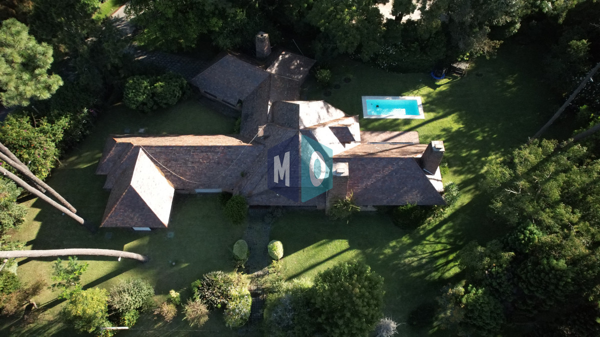 Casa ID.947 - Hermosa mansión en Golf de 6 dormitorios , Punta del Este