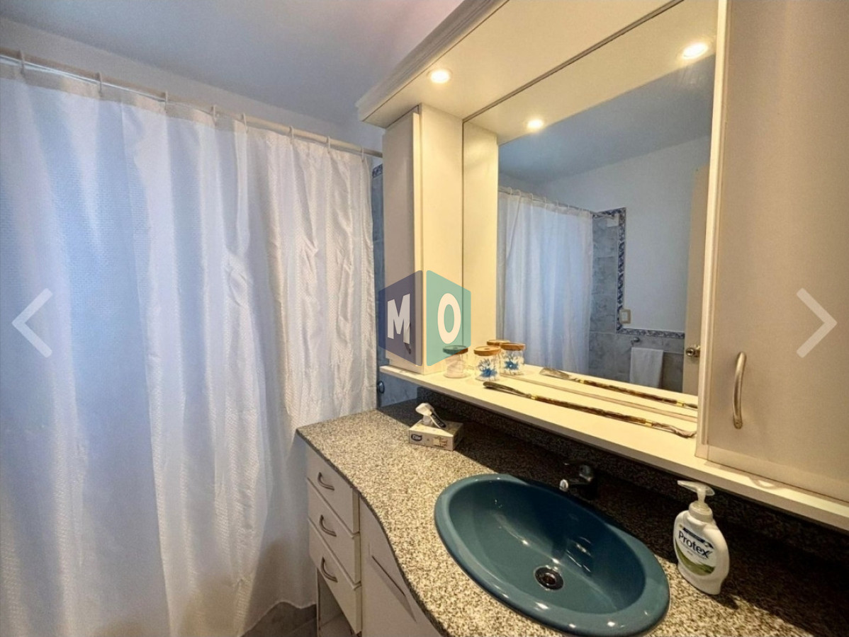 Casa ID.1162 - Vende casa de 4 dormitorios en Golf, Punta del Este con piscina