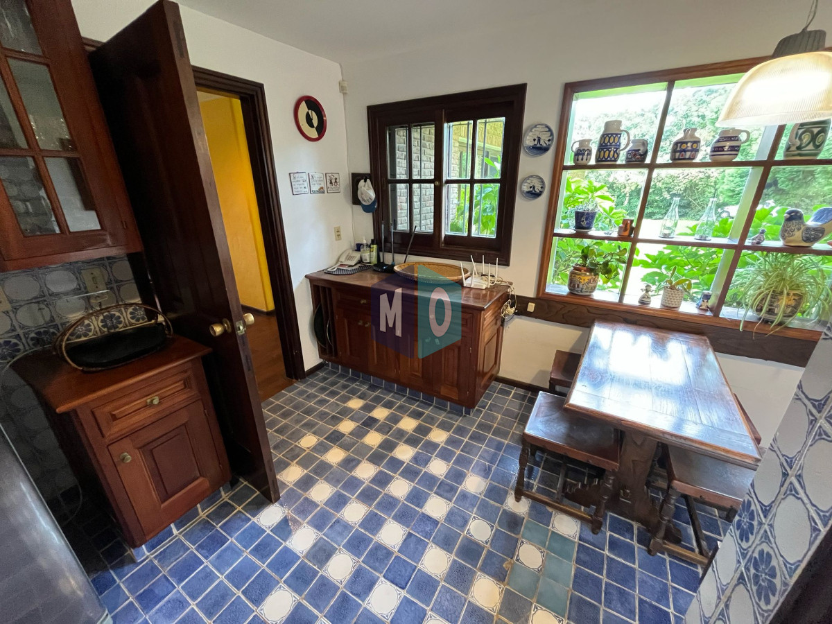 Casa ID.947 - Hermosa mansión en Golf de 6 dormitorios , Punta del Este