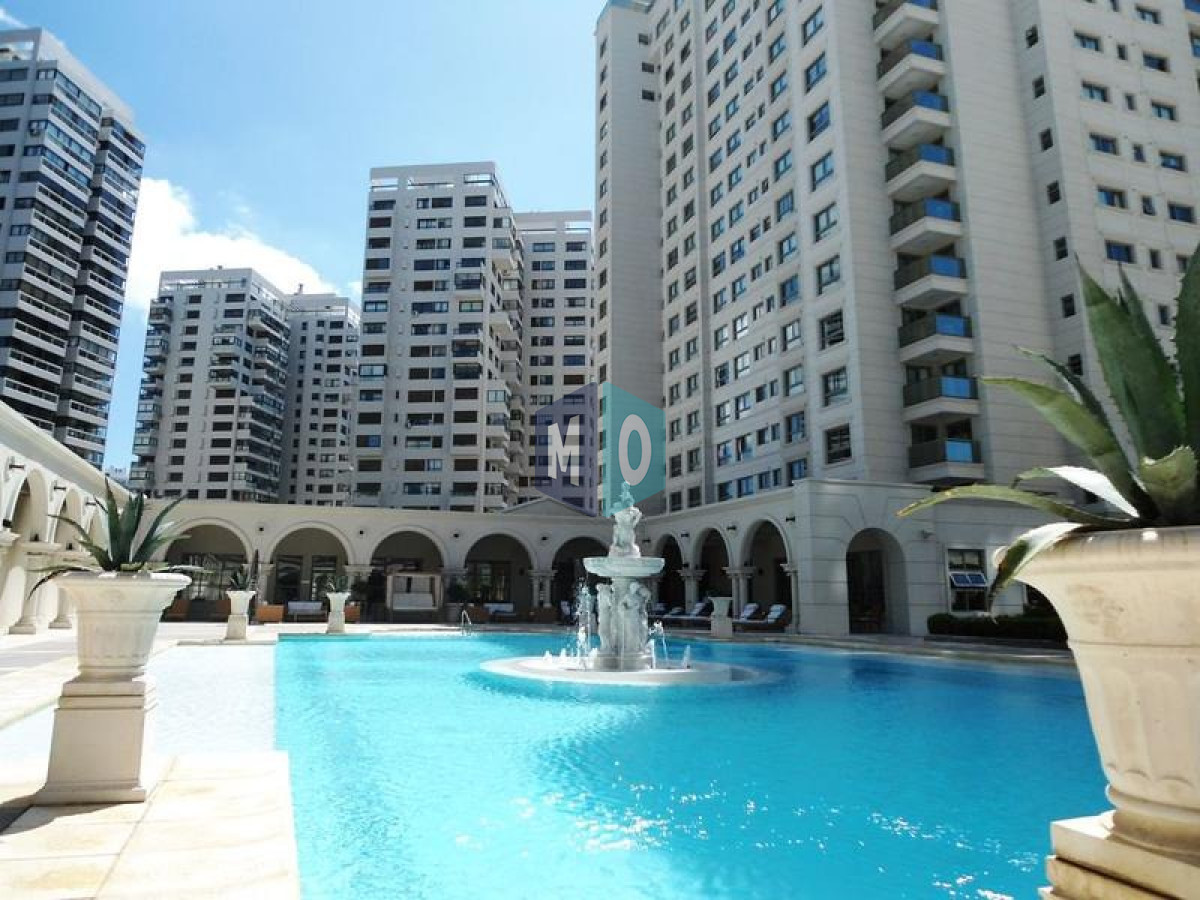 Apartamento ID.619 - Vende apartamento de 3 dormitorios en Torre Imperiale I, Frente al mar, Punta del Este 