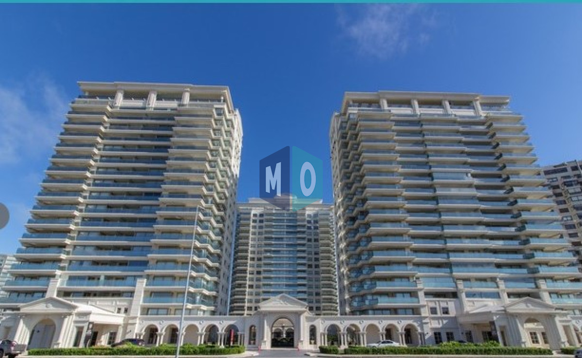 Apartamento ID.619 - Vende apartamento de 3 dormitorios en Torre Imperiale I, Frente al mar, Punta del Este 