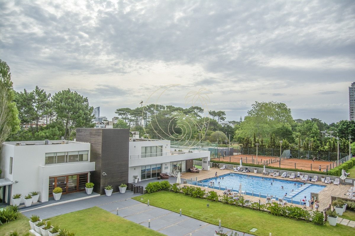 Apartamento ID.21092462 - Departamento de 1 dormitorio y medio en venta en complejo con amenities. Playa Brava