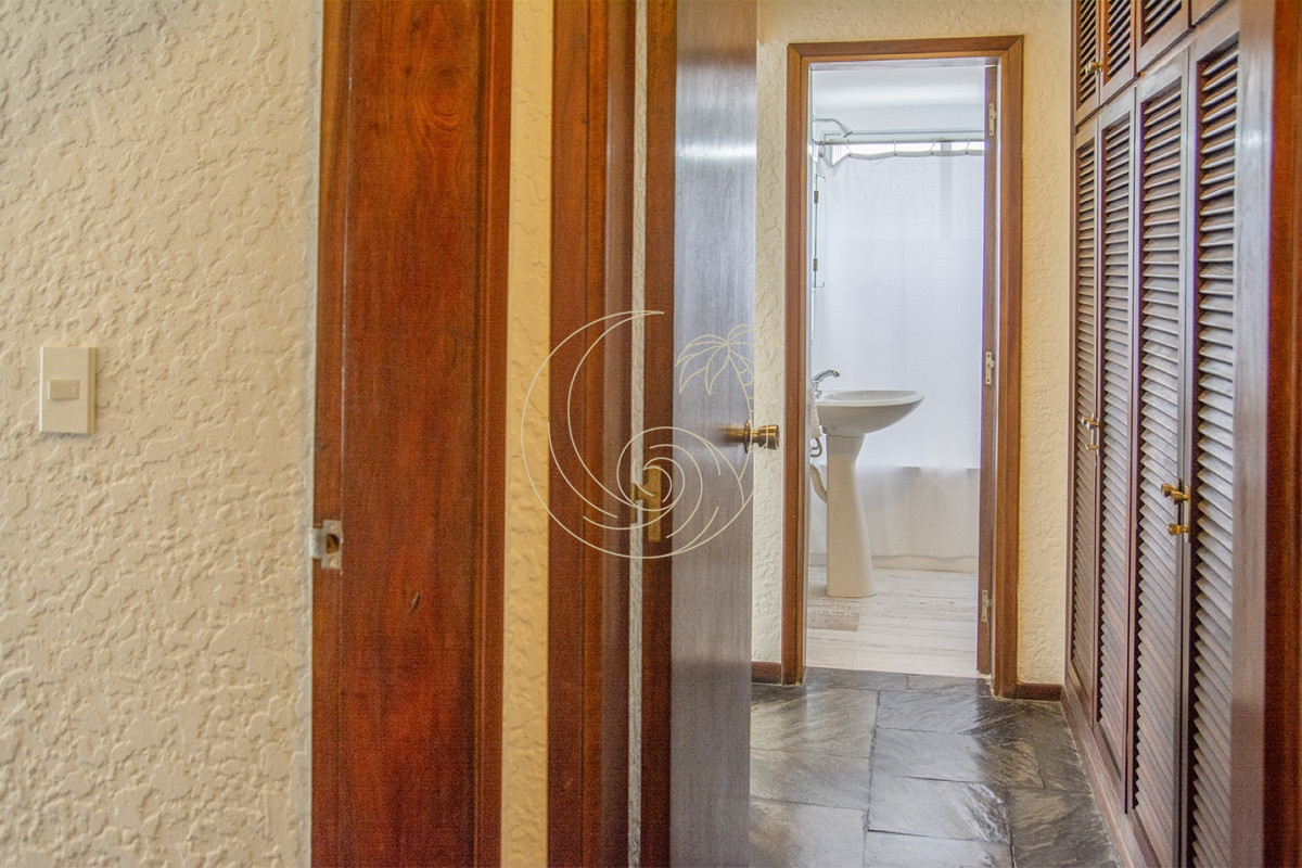 Apartamento ID.21092804 - Apartamento en Venta de 3 dormitorios en parada 2 de playa brava, cerca de servicios en Punta del Este 