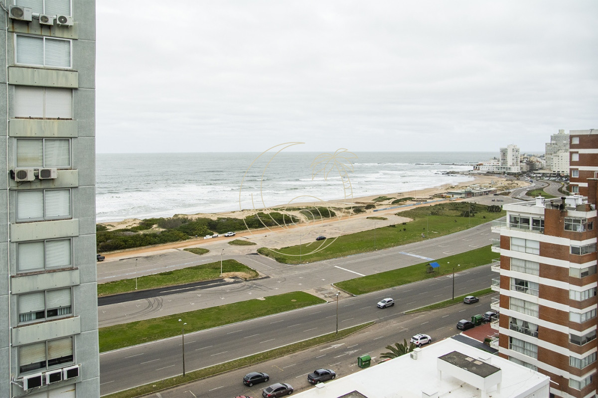Apartamento ID.21092804 - Apartamento en Venta de 3 dormitorios en parada 2 de playa brava, cerca de servicios en Punta del Este 