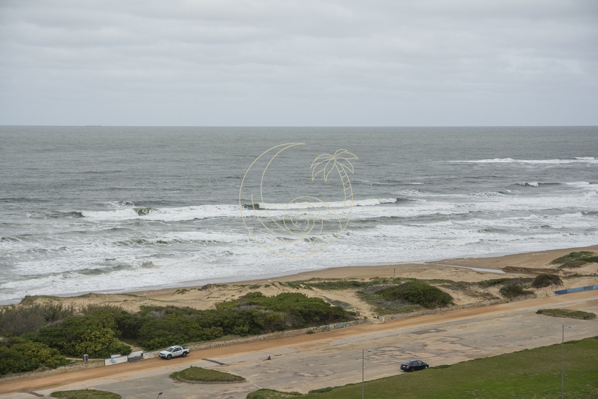 Apartamento ID.21092804 - Apartamento en Venta de 3 dormitorios en parada 2 de playa brava, cerca de servicios en Punta del Este 