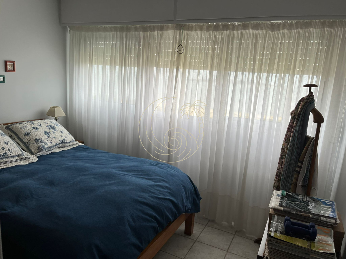 Apartamento ID.21092806 - Apartamento de 2 dormitorios con vista frente al mar en edificio Samambai, Playa Mansa , Punta del ese 