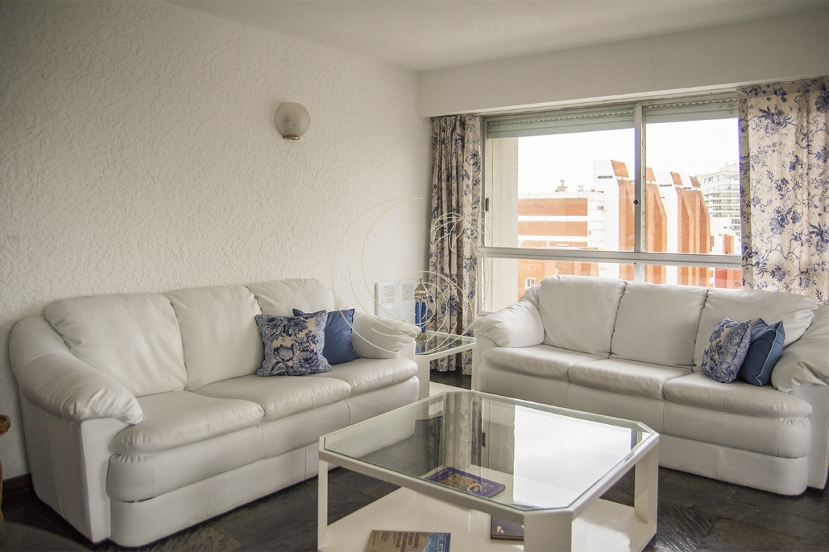 Apartamento ID.21092804 - Apartamento en Venta de 3 dormitorios en parada 2 de playa brava, cerca de servicios en Punta del Este 